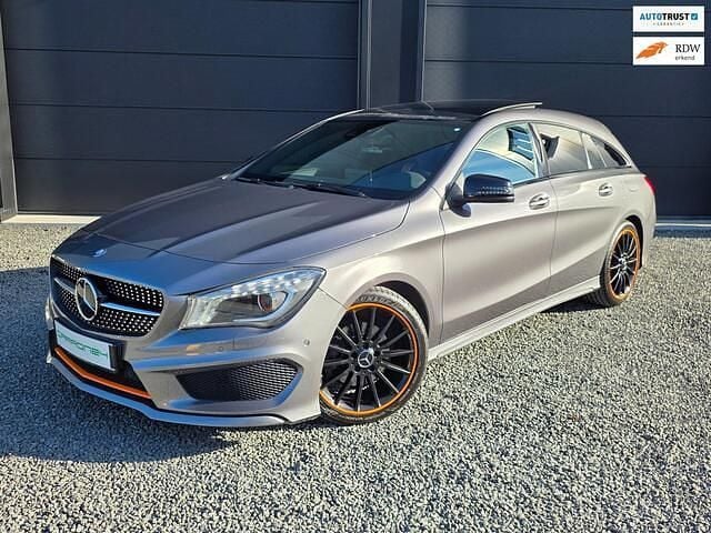Grijs (metallic) Gebruikt 2015 Mercedes CLA200 Shooting Brake OrangeArt Edition Stationwagen | € 21.940 (Eerlijke prijs) - Afbeelding 1/4
