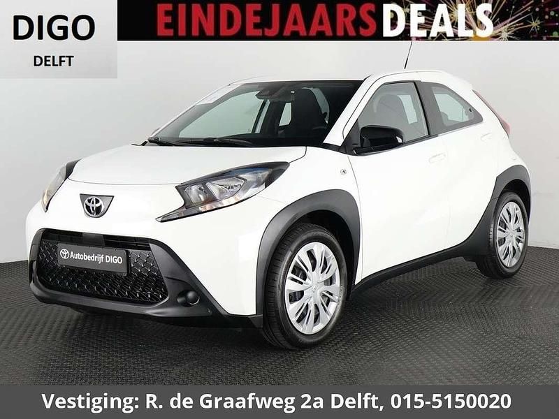 Wit Gebruikt 2024 Toyota Aygo X Play SUV | € 16.400 (Super prijs) - Afbeelding 1/3