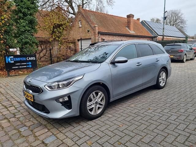 Grijs Gebruikt 2020 Kia Ceed Hatchback | € 9.450 (Super prijs) - Afbeelding 1/4