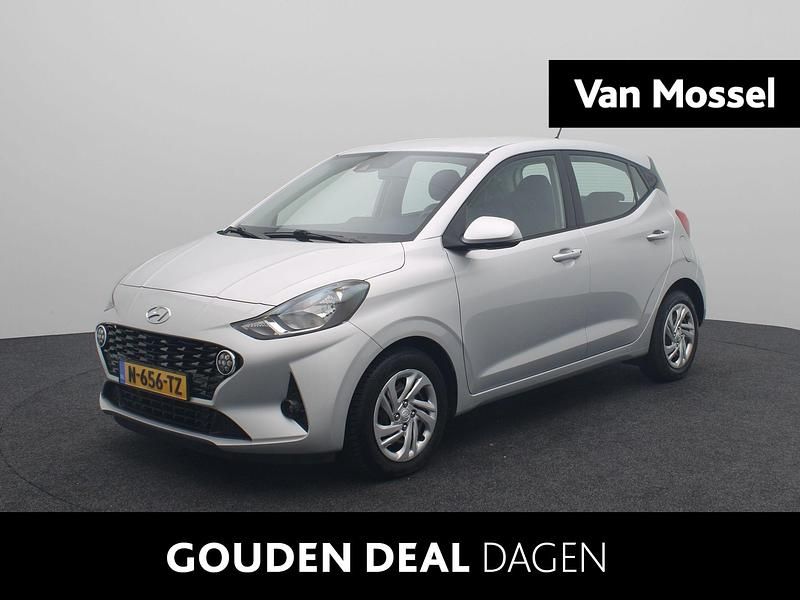 Grijs Gebruikt 2022 Hyundai i10 Comfort Hatchback | € 12.740 (Eerlijke prijs) - Afbeelding 1/4