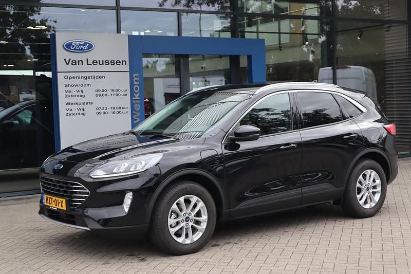 Zwart Gebruikt 2024 Ford Kuga Titanium SUV | € 33.890 (Goede deal) - Afbeelding 1/4