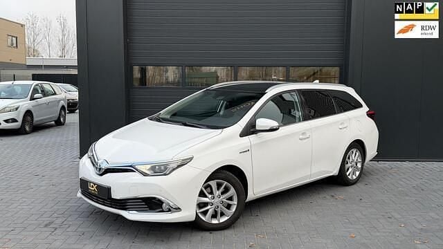 Wit Gebruikt 2015 Toyota Auris Touring Sports Stationwagen | € 8.995 (Eerlijke prijs) - Afbeelding 1/4