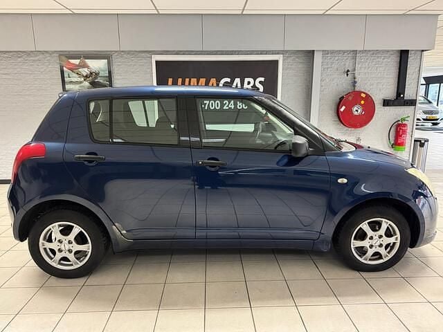 Occasion Suzuki Swift 93 PK (68 kW) 2005 Blauw Hatchback