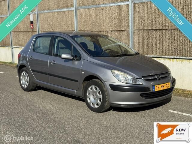 Grijs Gebruikt 2004 Peugeot 307 Griffe Hatchback | € 1.950 (Eerlijke prijs) - Afbeelding 1/4