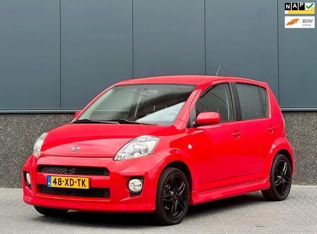 Rood Gebruikt 2007 Daihatsu Sirion Hatchback | € 1.995 (Eerlijke prijs) - Afbeelding 1/4