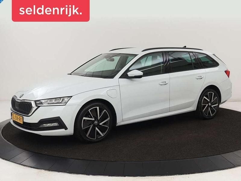 Wit Gebruikt 2022 Skoda Octavia Business Line Stationwagen | € 18.400 (Super prijs) - Afbeelding 1/4