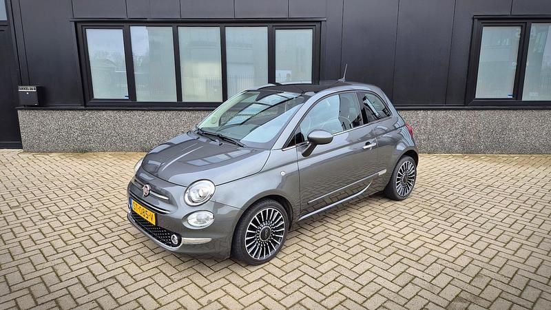 Grijs (metallic) Gebruikt 2018 Fiat 500 Lounge Hatchback | € 9.975 (Goede deal) - Afbeelding 1/4
