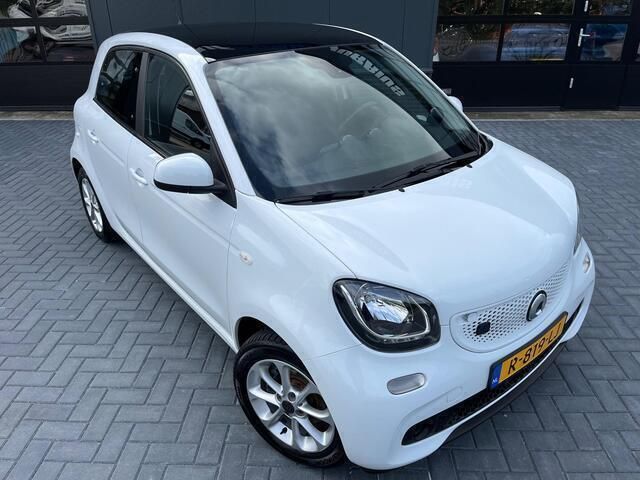 Wit Gebruikt 2019 Smart ForFour Electric Drive Brabus Hatchback | € 8.700 (Eerlijke prijs) - Afbeelding 1/3