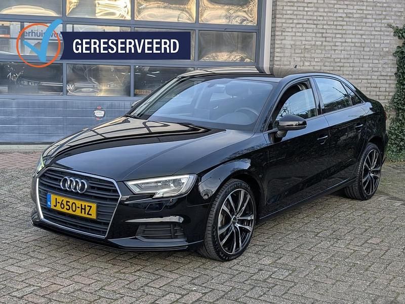 Zwart (metallic) Occasion 2020 Audi A3 Proline Sedan | € 19.495 (Super prijs) - Afbeelding 1/4