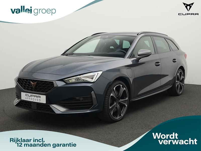 Grijs, metallic lak Gebruikt 2021 Cupra Leon VZ Stationwagen | € 25.900 (Eerlijke prijs) - Afbeelding 1/4