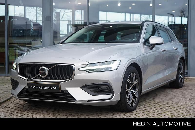 Grijs Gebruikt 2022 Volvo V60 Core Stationwagen | € 32.995 (Eerlijke prijs) - Afbeelding 1/4