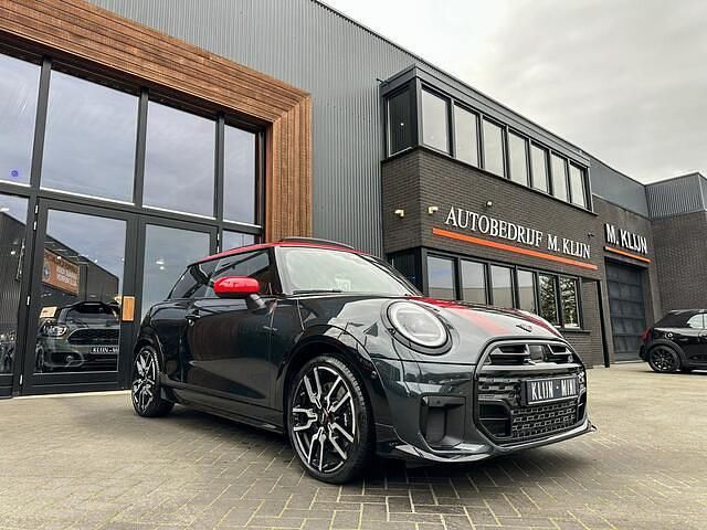 Grijs Gebruikt 2024 Mini John Cooper Works Hatchback | € 39.500 (Eerlijke prijs) - Afbeelding 1/4