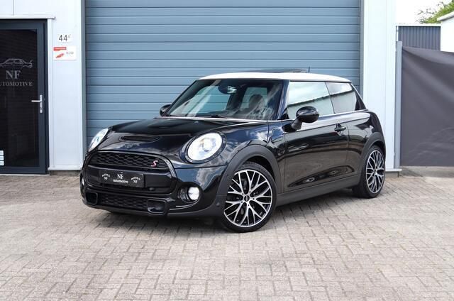 Zwart, metallic lak Gebruikt 2015 Mini Cooper S Hatchback | € 17.950 (Iets duurder) - Afbeelding 1/4