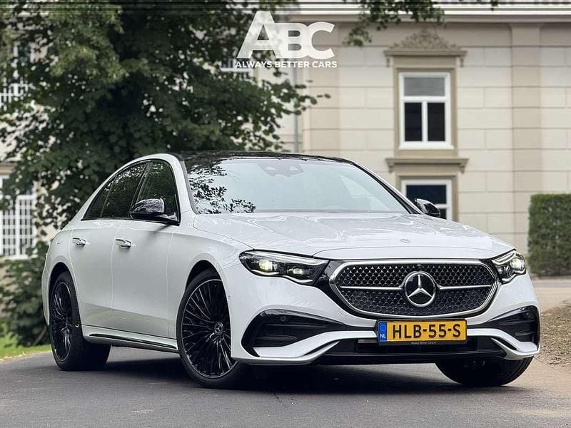 Wit Gebruikt 2024 Mercedes E220 AMG Sedan | € 69.500 - Afbeelding 1/4