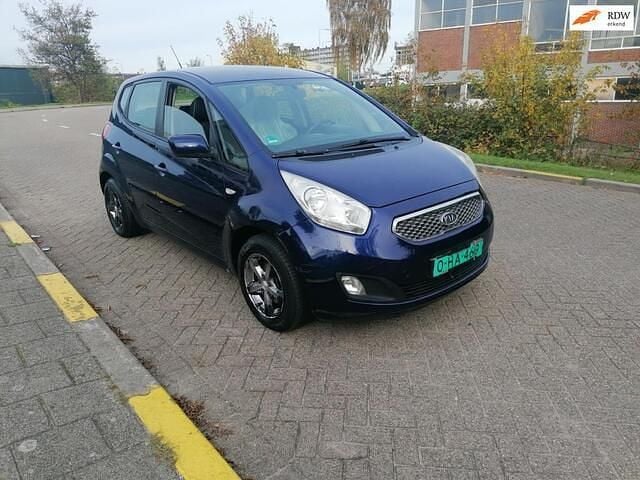 Blauw Gebruikt 2010 Kia Venga Hatchback | € 2.400 (Goede deal) - Afbeelding 1/4