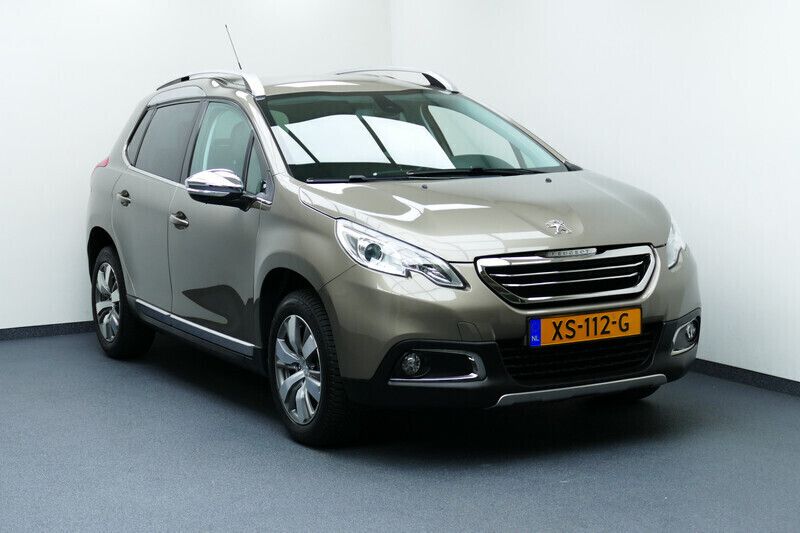 Grijs Gebruikt 2013 Peugeot 2008 Allure SUV | € 10.944 (Duur) - Afbeelding 1/4