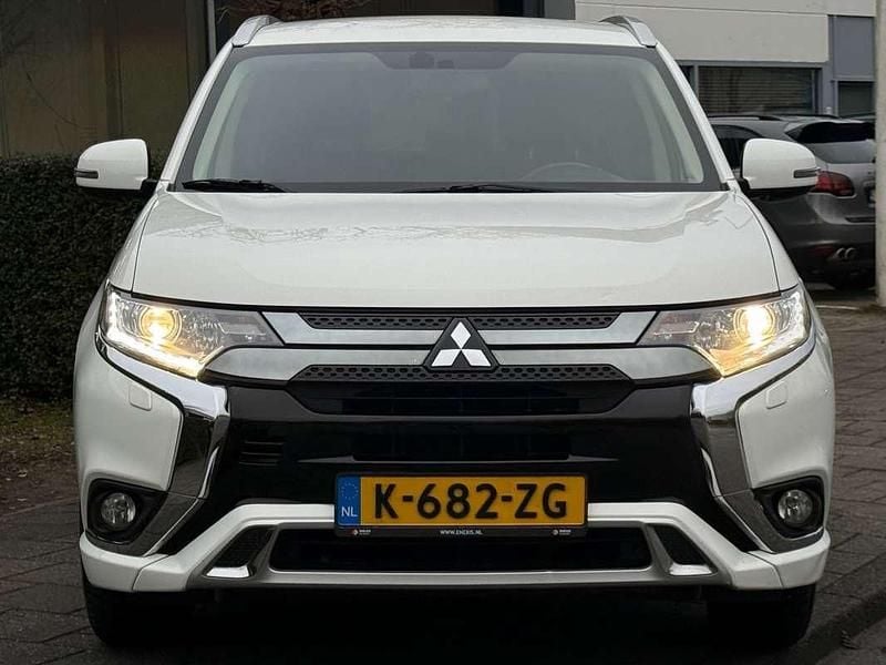 Occasion Mitsubishi Outlander P-HEV 135 PK (99 kW) 2021 Wit (metallic) SUV