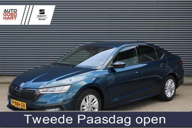 Zwart Gebruikt 2022 Skoda Octavia Business Line Hatchback | € 19.895 (Eerlijke prijs) - Afbeelding 1/4