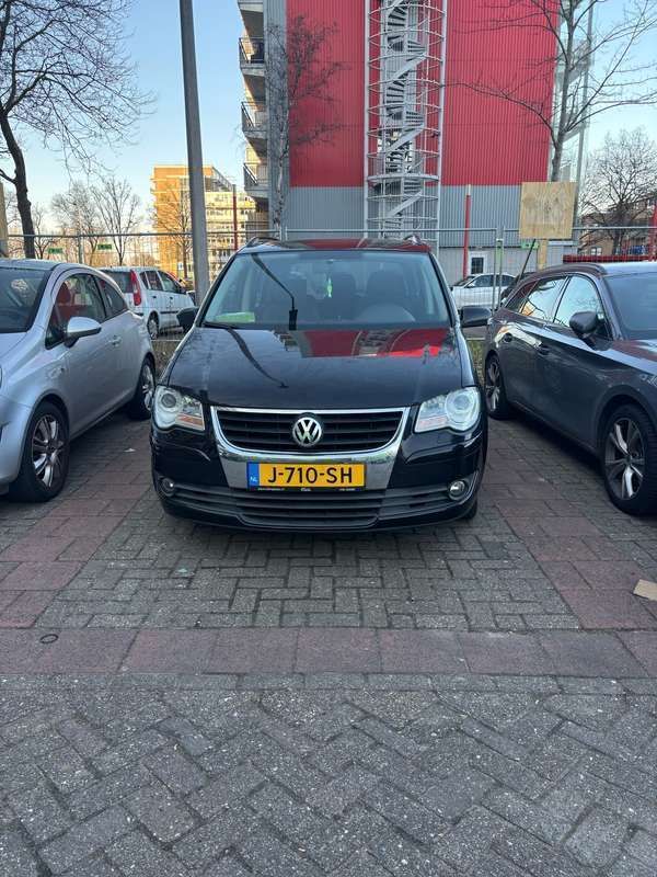 Zwart Gebruikt 2008 VW Touran Trendline MPV | € 2.750 (Goede deal) - Afbeelding 1/4