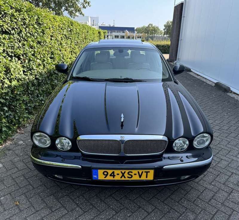 Zwart Gebruikt 2004 Jaguar XJ Sedan | € 16.850 - Afbeelding 1/4
