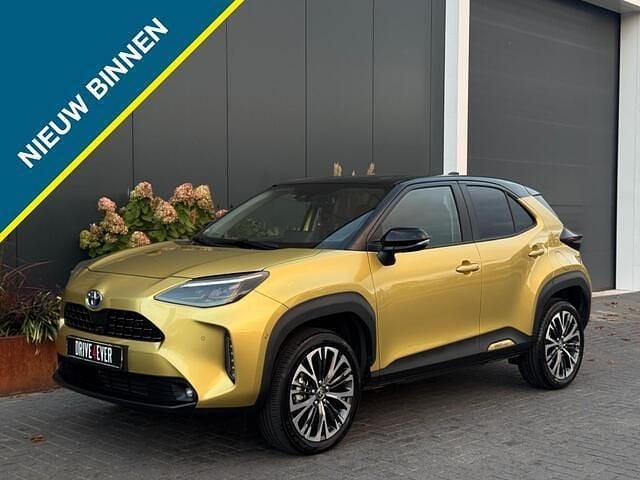 Goud Gebruikt 2023 Toyota Yaris MPV | € 25.995 (Goede deal) - Afbeelding 1/4