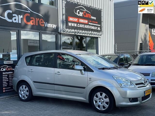 Grijs Occasion 2004 Toyota Corolla Verso Sol MPV | € 4.950 (Iets duurder) - Afbeelding 1/4