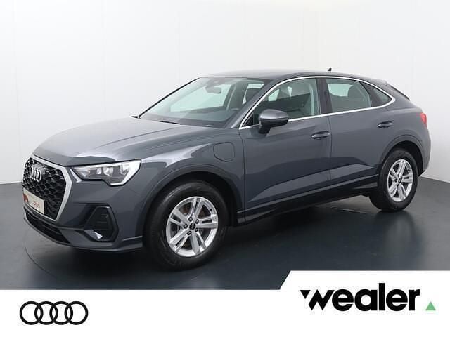 Grijs, metallic lak Gebruikt 2022 Audi Q3 Sportback Ambiente SUV | € 42.840 (Goede deal) - Afbeelding 1/4