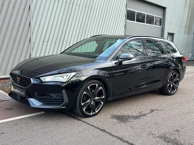 Zwart Occasion 2021 Cupra Leon VZ Stationwagen | € 24.945 (Goede deal) - Afbeelding 1/4