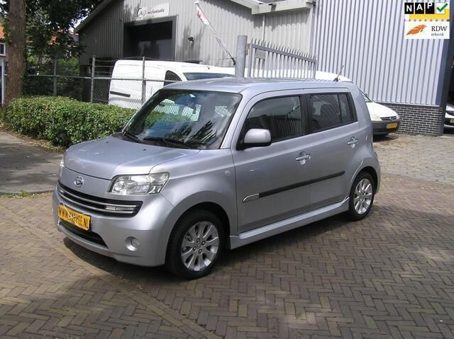 Grijs Gebruikt 2010 Daihatsu Materia MPV | € 3.250 (Eerlijke prijs) - Afbeelding 1/4