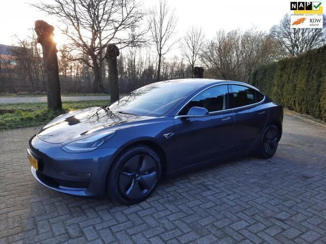 Grijs Gebruikt 2019 Tesla Model 3 Long Range Sedan | € 16.999 (Eerlijke prijs) - Afbeelding 1/4