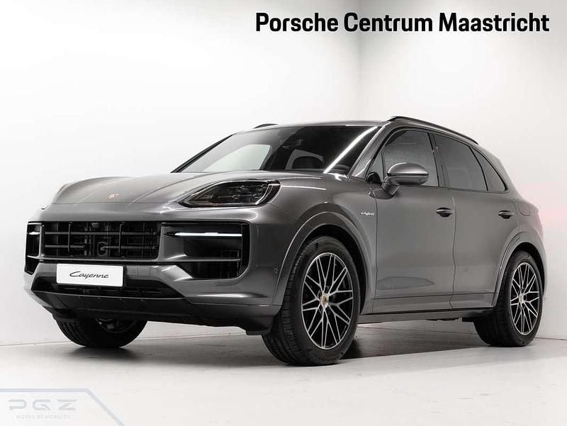Nieuw Porsche Cayenne Black Edition 470 PK (345 kW) 2025 Grijs SUV