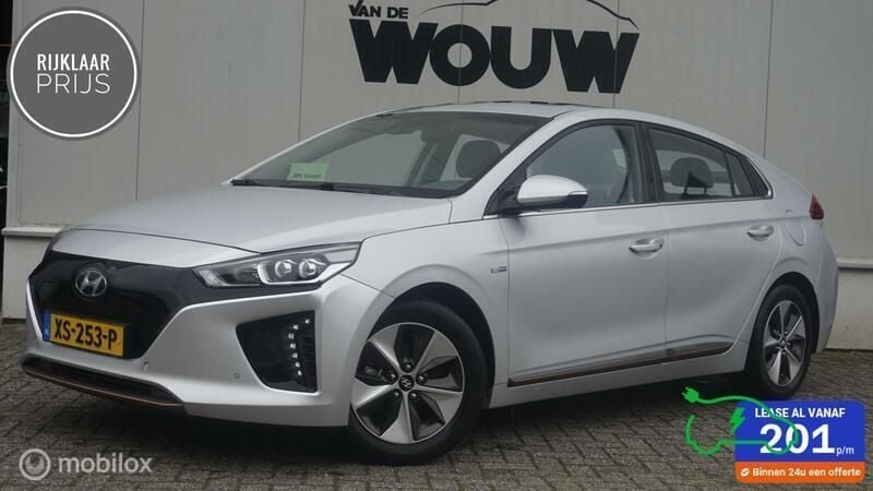 Grijs Gebruikt 2019 Hyundai Ioniq Premium Sedan | € 14.995 (Goede deal) - Afbeelding 1/4