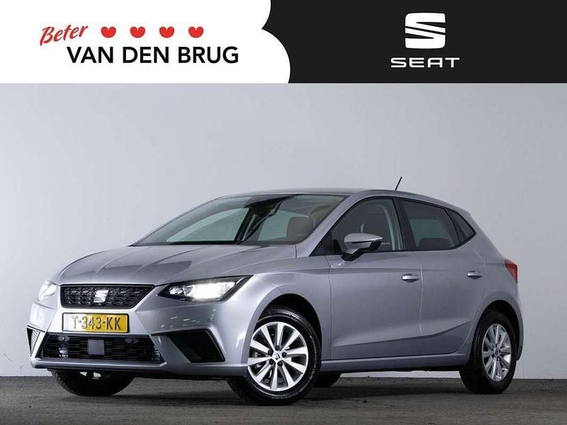 Grijs Gebruikt 2023 Seat Ibiza Business Hatchback | € 16.800 (Goede deal) - Afbeelding 1/4