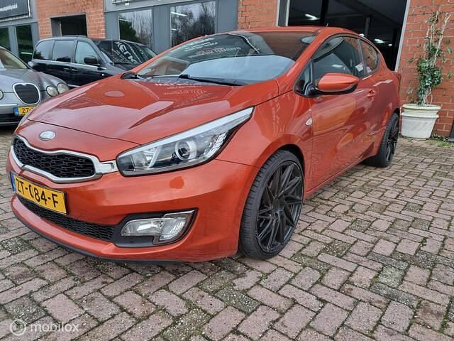 Occasion Kia ProCeed Comfort 135 PK (99 kW) 2013 Oranje Hatchback