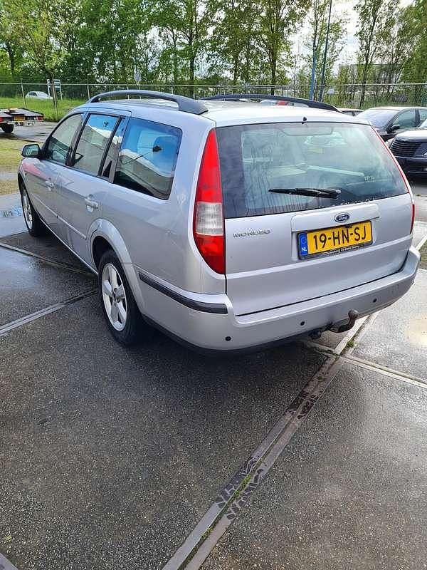 Occasion Ford Mondeo Trend 145 PK (106 kW) 2001 Zilver Stationwagen