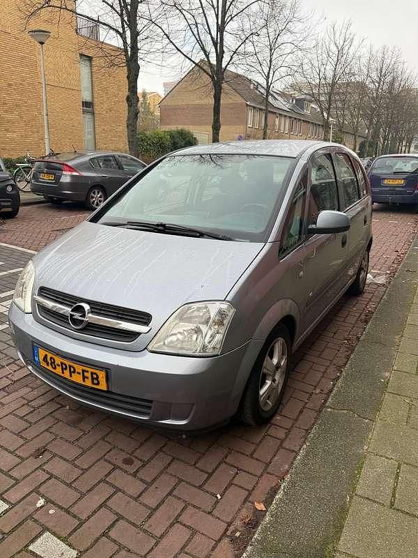 Grijs Occasion 2004 Opel Meriva MPV | € 1.199 (Eerlijke prijs) - Afbeelding 1/4