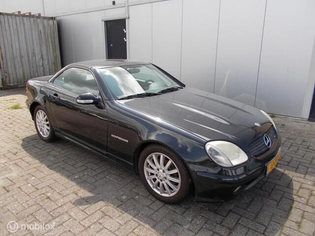 Zwart Gebruikt 2003 Mercedes SLK200 Cabriolet | € 6.500 (Super prijs) - Afbeelding 1/4