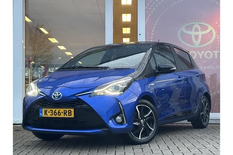 Blauw Occasion 2017 Toyota Yaris Hybrid Hatchback | € 13.749 (Iets duurder) - Afbeelding 1/1