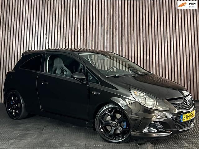 Zwart (metallic) Occasion 2009 Opel Corsa OPC Hatchback | € 5.950 (Super prijs) - Afbeelding 1/4