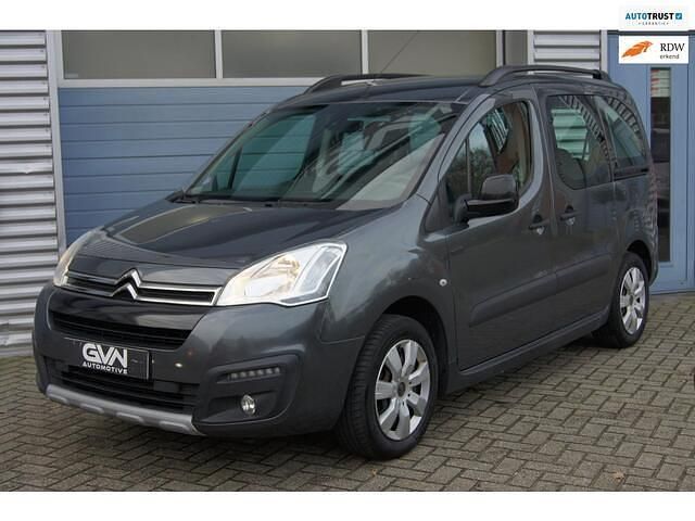 Grijs Gebruikt 2016 Citroën Berlingo PureTech MPV | € 8.450 (Super prijs) - Afbeelding 1/4