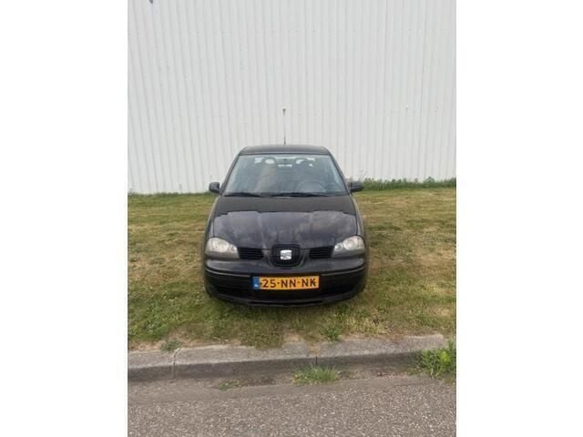Zwart Gebruikt 2004 Seat Arosa Stella Hatchback | € 1.195 (Eerlijke prijs) - Afbeelding 1/4