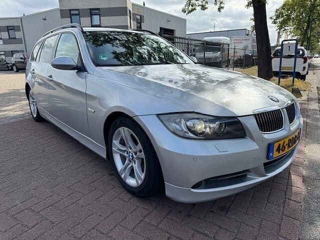 Grijs Gebruikt 2006 BMW 325 Executive Stationwagen | € 2.950 (Goede deal) - Afbeelding 1/4