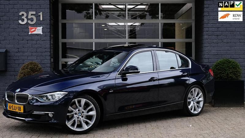Blauw Gebruikt 2013 BMW ActiveHybrid 3 Sedan | € 23.450 - Afbeelding 1/4