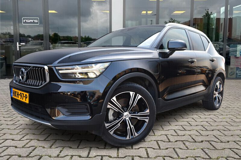Zwart Gebruikt 2021 Volvo XC40 Inscription SUV | € 30.900 (Goede deal) - Afbeelding 1/4