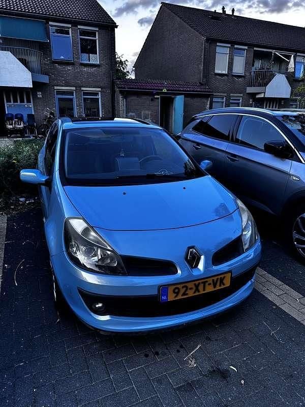 Blauw Gebruikt 2007 Renault Clio II Rip Curl Hatchback | € 900 (Goede deal) - Afbeelding 1/4