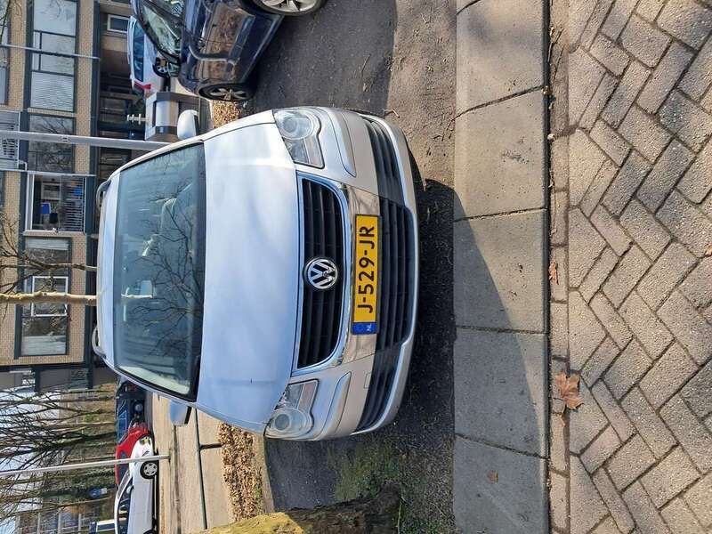 Grijs Gebruikt 2008 VW Touran Trendline MPV | € 6.500 (Duur) - Afbeelding 1/4