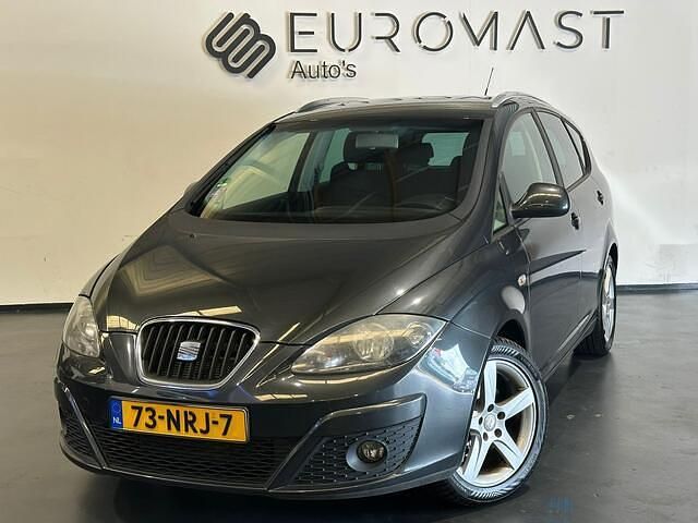 Grijs Gebruikt 2010 Seat Altea XL Style MPV | € 4.995 (Eerlijke prijs) - Afbeelding 1/4