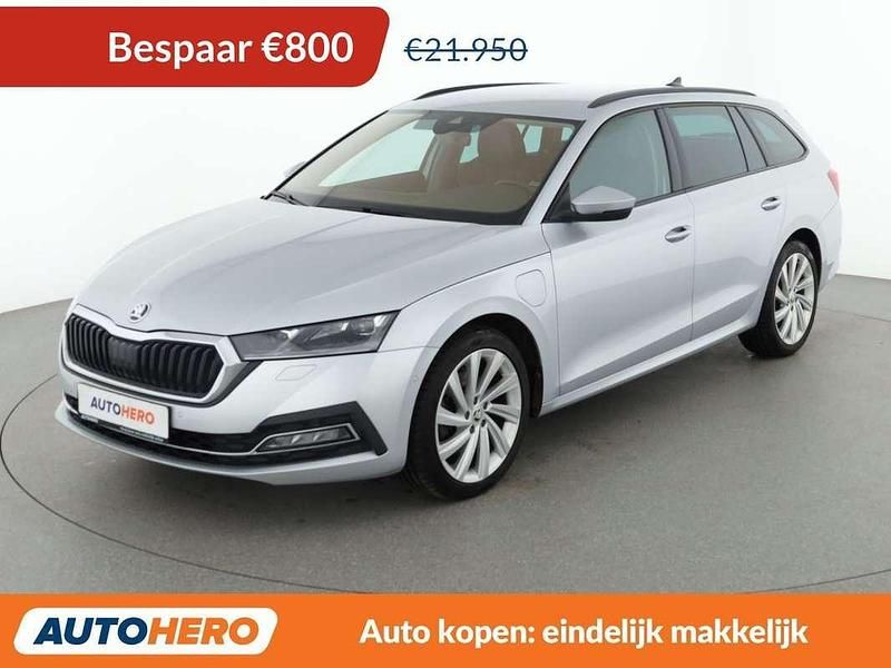 Grijs Occasion 2021 Skoda Octavia First Edition Stationwagen | € 21.349 (Goede deal) - Afbeelding 1/3