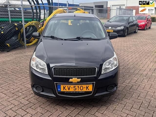 Zwart Gebruikt 2010 Chevrolet Aveo Hatchback | € 1.999 (Eerlijke prijs) - Afbeelding 1/4