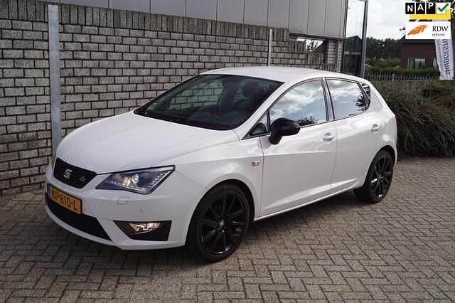 Wit Gebruikt 2016 Seat Ibiza CONNECT Hatchback | € 8.845 (Eerlijke prijs) - Afbeelding 1/4